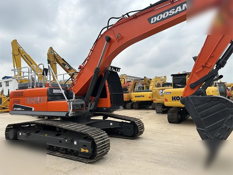 DOOSAN DX260 LC - Kāpurķēžu ekskavators: foto 5 DOOSAN DX260 LC - Kāpurķēžu ekskavators: foto 5