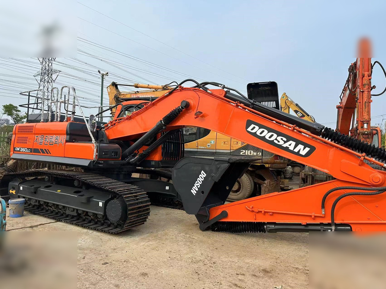DOOSAN DX260 LC - Kāpurķēžu ekskavators: foto 3 DOOSAN DX260 LC - Kāpurķēžu ekskavators: foto 3