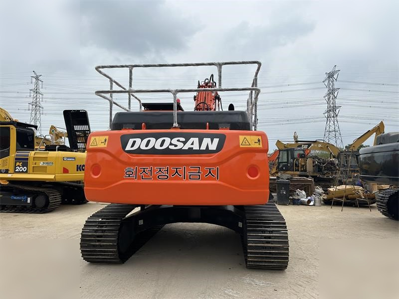 DOOSAN DX260 LC - Kāpurķēžu ekskavators: foto 3 DOOSAN DX260 LC - Kāpurķēžu ekskavators: foto 3