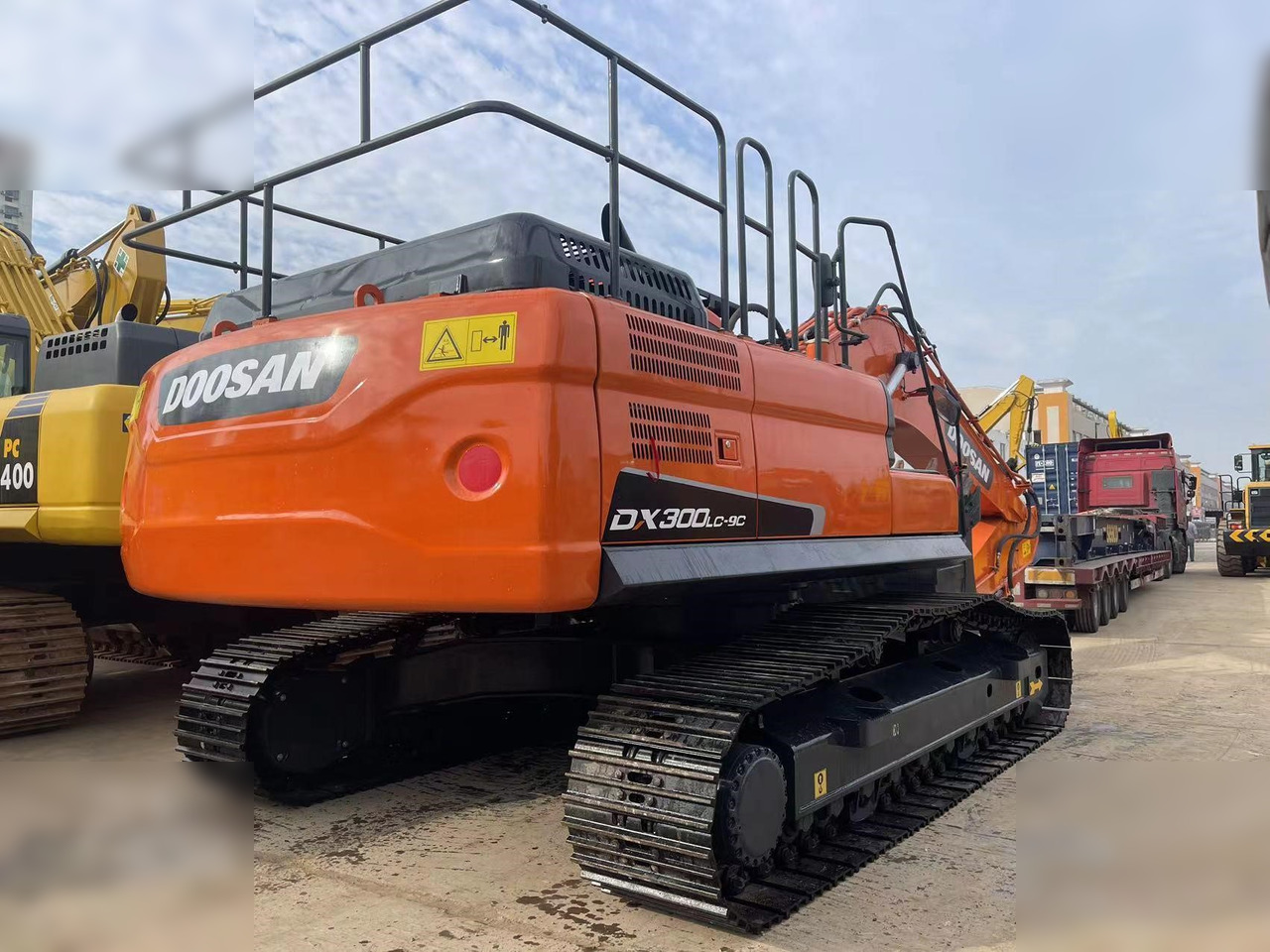 DOOSAN DX300 LCA - Kāpurķēžu ekskavators: foto 3 DOOSAN DX300 LCA - Kāpurķēžu ekskavators: foto 3
