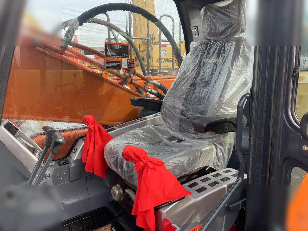 DOOSAN DX300 LCA - Kāpurķēžu ekskavators: foto 5 DOOSAN DX300 LCA - Kāpurķēžu ekskavators: foto 5