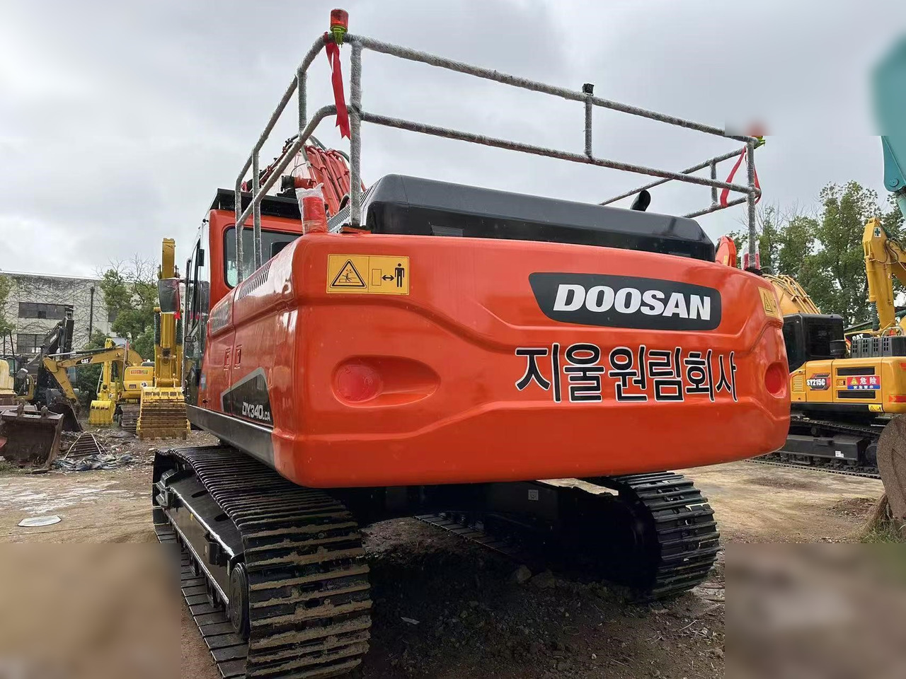 DOOSAN DX340 LCA - Kāpurķēžu ekskavators: foto 5 DOOSAN DX340 LCA - Kāpurķēžu ekskavators: foto 5
