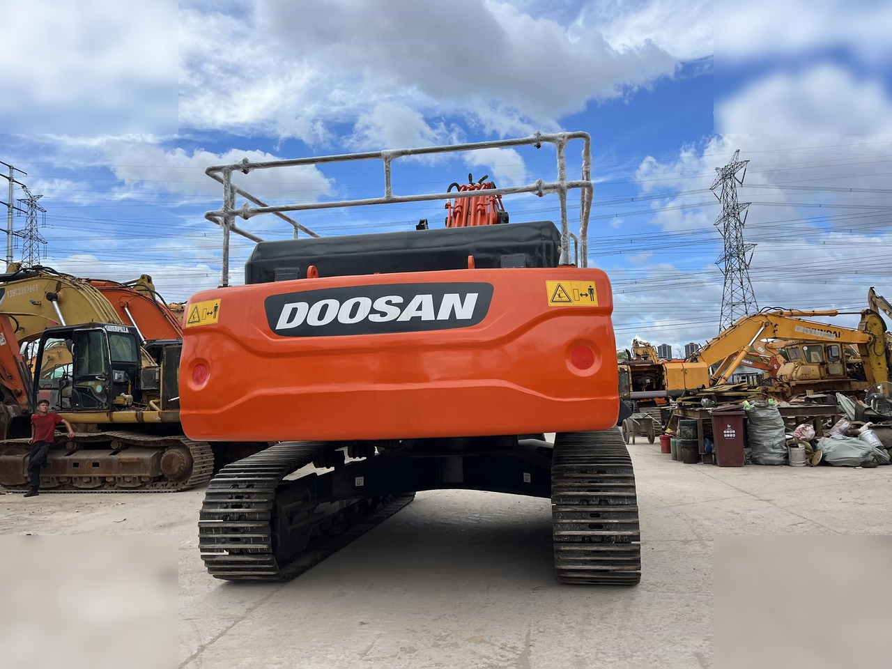 DOOSAN DX340 LCA - Kāpurķēžu ekskavators: foto 4 DOOSAN DX340 LCA - Kāpurķēžu ekskavators: foto 4