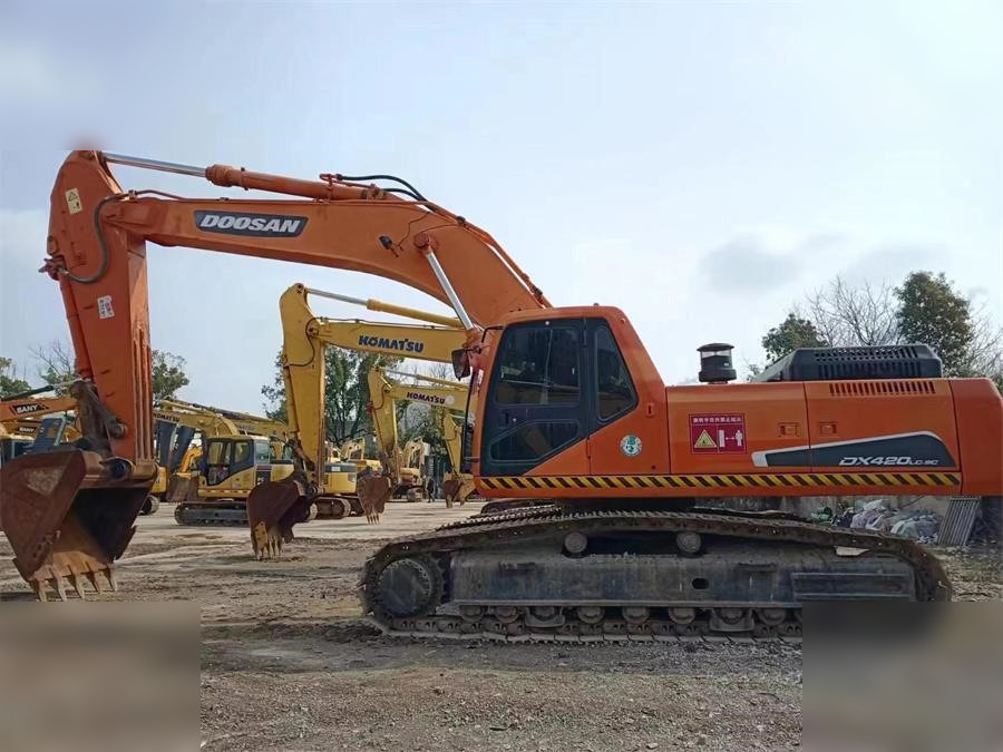 DOOSAN DX420 LC-9C - Kāpurķēžu ekskavators: foto 1 DOOSAN DX420 LC-9C - Kāpurķēžu ekskavators: foto 1