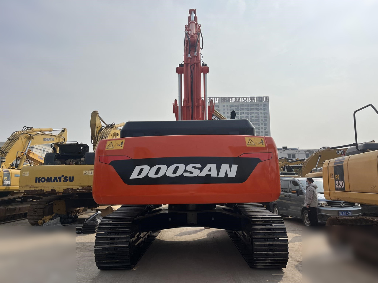 DOOSAN DX420 LC-9C - Kāpurķēžu ekskavators: foto 2 DOOSAN DX420 LC-9C - Kāpurķēžu ekskavators: foto 2