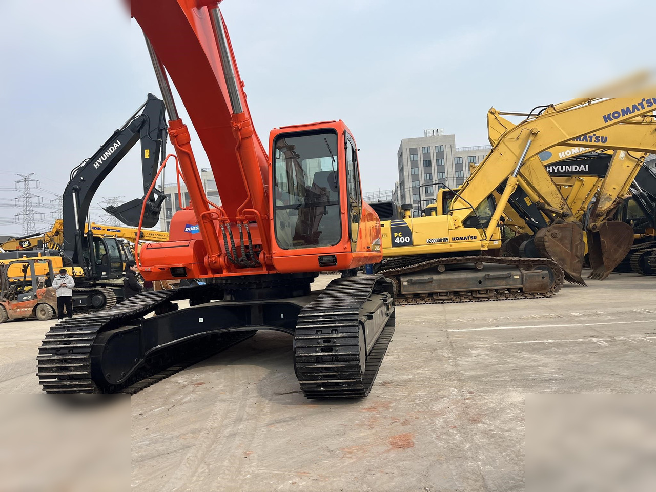 DOOSAN DX420 LC-9C - Kāpurķēžu ekskavators: foto 4 DOOSAN DX420 LC-9C - Kāpurķēžu ekskavators: foto 4