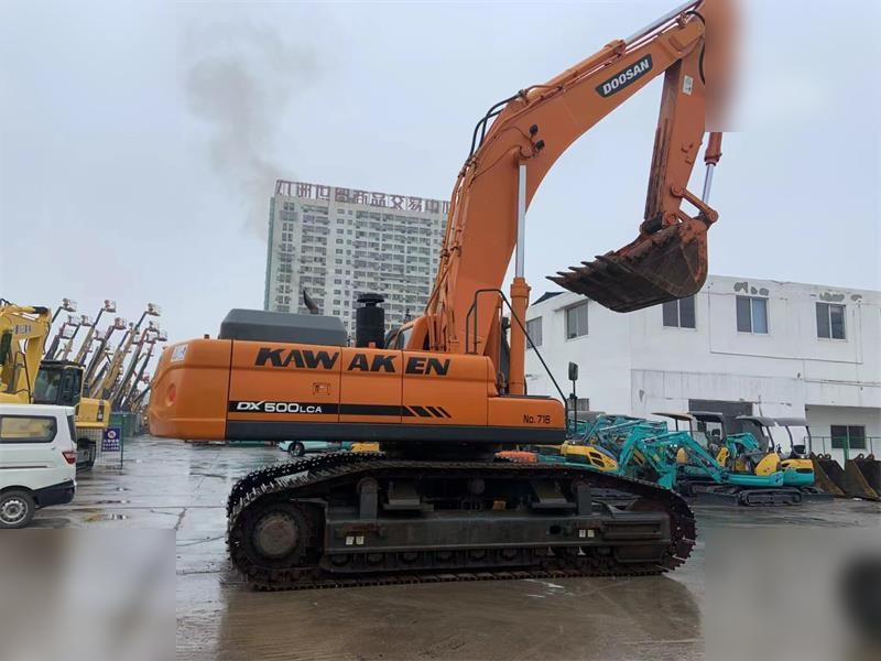 DOOSAN DX500 LCA - Kāpurķēžu ekskavators: foto 1 DOOSAN DX500 LCA - Kāpurķēžu ekskavators: foto 1