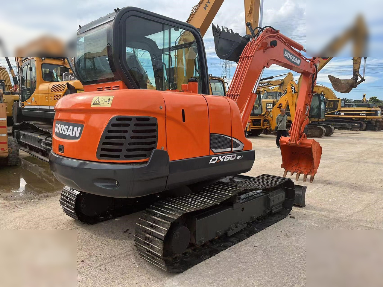 DOOSAN DX60-9C - Kāpurķēžu ekskavators: foto 2 DOOSAN DX60-9C - Kāpurķēžu ekskavators: foto 2