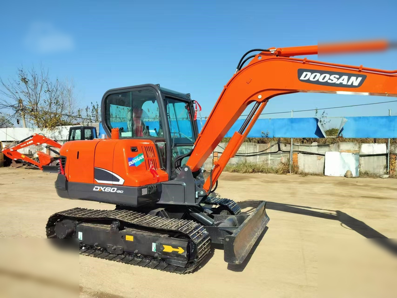 DOOSAN DX60-9C - Kāpurķēžu ekskavators: foto 3 DOOSAN DX60-9C - Kāpurķēžu ekskavators: foto 3
