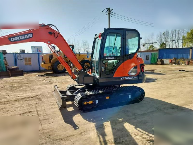 DOOSAN DX60-9C - Kāpurķēžu ekskavators: foto 5 DOOSAN DX60-9C - Kāpurķēžu ekskavators: foto 5