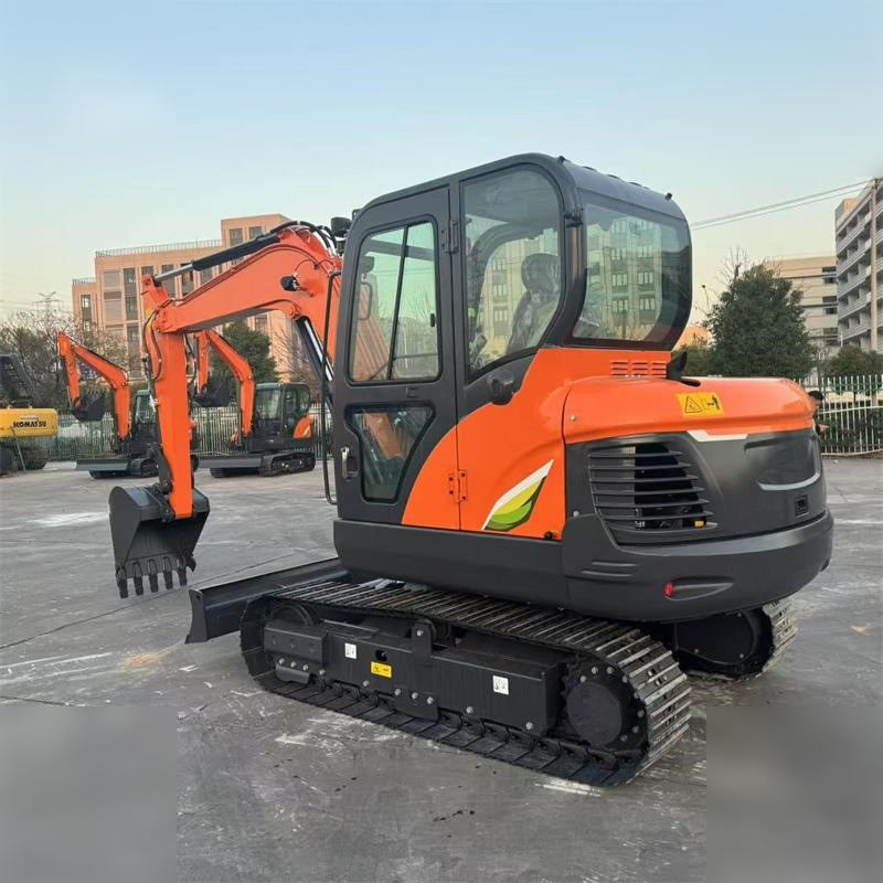 DOOSAN DX60E-10N - Kāpurķēžu ekskavators: foto 1 DOOSAN DX60E-10N - Kāpurķēžu ekskavators: foto 1