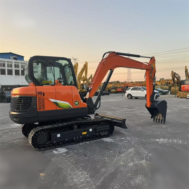 DOOSAN DX60E-10N - Kāpurķēžu ekskavators: foto 4 DOOSAN DX60E-10N - Kāpurķēžu ekskavators: foto 4