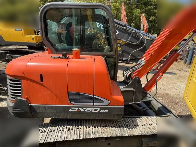 DOOSAN DX60E-9C - Mini-ekskavators: foto 2 DOOSAN DX60E-9C - Mini-ekskavators: foto 2