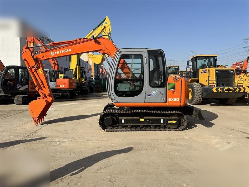 HITACHI EX60-5 - Kāpurķēžu ekskavators: foto 1 HITACHI EX60-5 - Kāpurķēžu ekskavators: foto 1