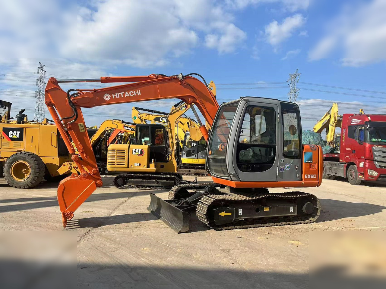 HITACHI EX60 - Kāpurķēžu ekskavators: foto 1 HITACHI EX60 - Kāpurķēžu ekskavators: foto 1