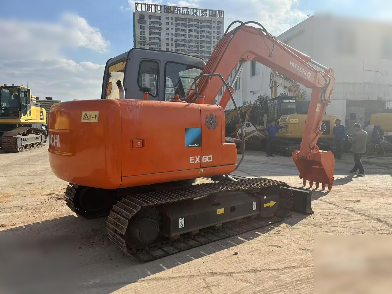 HITACHI EX60 - Kāpurķēžu ekskavators: foto 2 HITACHI EX60 - Kāpurķēžu ekskavators: foto 2