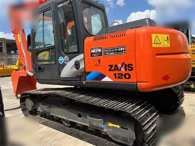 HITACHI ZX120 - Kāpurķēžu ekskavators: foto 1 HITACHI ZX120 - Kāpurķēžu ekskavators: foto 1