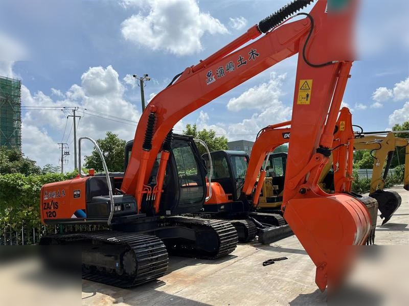HITACHI ZX120 - Kāpurķēžu ekskavators: foto 4 HITACHI ZX120 - Kāpurķēžu ekskavators: foto 4