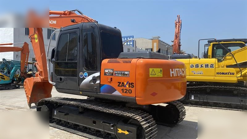 HITACHI ZX120 - Kāpurķēžu ekskavators: foto 1 HITACHI ZX120 - Kāpurķēžu ekskavators: foto 1