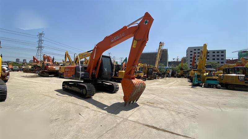 HITACHI ZX120 - Kāpurķēžu ekskavators: foto 3 HITACHI ZX120 - Kāpurķēžu ekskavators: foto 3