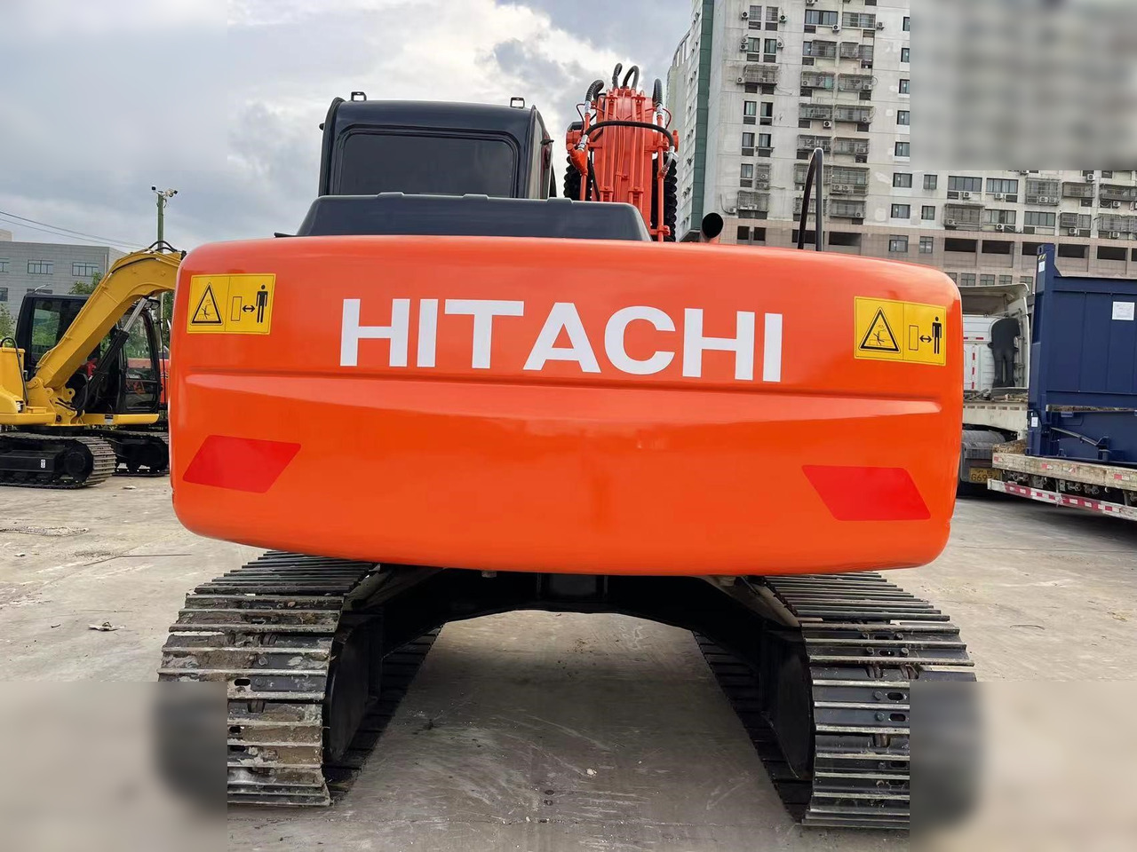 HITACHI ZX120 - Kāpurķēžu ekskavators: foto 3 HITACHI ZX120 - Kāpurķēžu ekskavators: foto 3