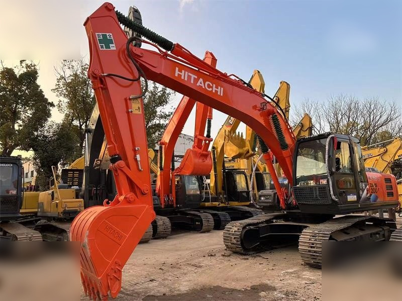 HITACHI ZX200-3G - Kāpurķēžu ekskavators: foto 3 HITACHI ZX200-3G - Kāpurķēžu ekskavators: foto 3