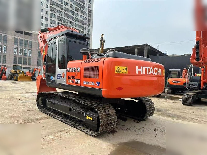 HITACHI ZX200-3G - Kāpurķēžu ekskavators: foto 4 HITACHI ZX200-3G - Kāpurķēžu ekskavators: foto 4