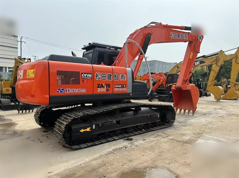 HITACHI ZX200-3G - Kāpurķēžu ekskavators: foto 2 HITACHI ZX200-3G - Kāpurķēžu ekskavators: foto 2