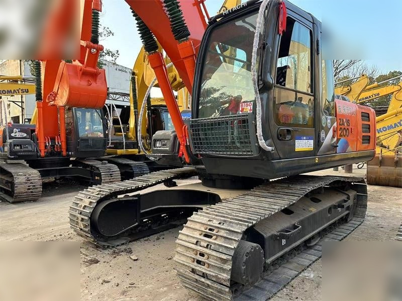 HITACHI ZX200-3G - Kāpurķēžu ekskavators: foto 2 HITACHI ZX200-3G - Kāpurķēžu ekskavators: foto 2