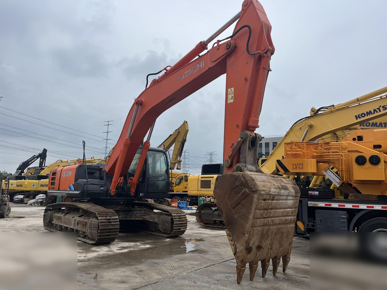 HITACHI ZX350H-5G - Kāpurķēžu ekskavators: foto 1 HITACHI ZX350H-5G - Kāpurķēžu ekskavators: foto 1