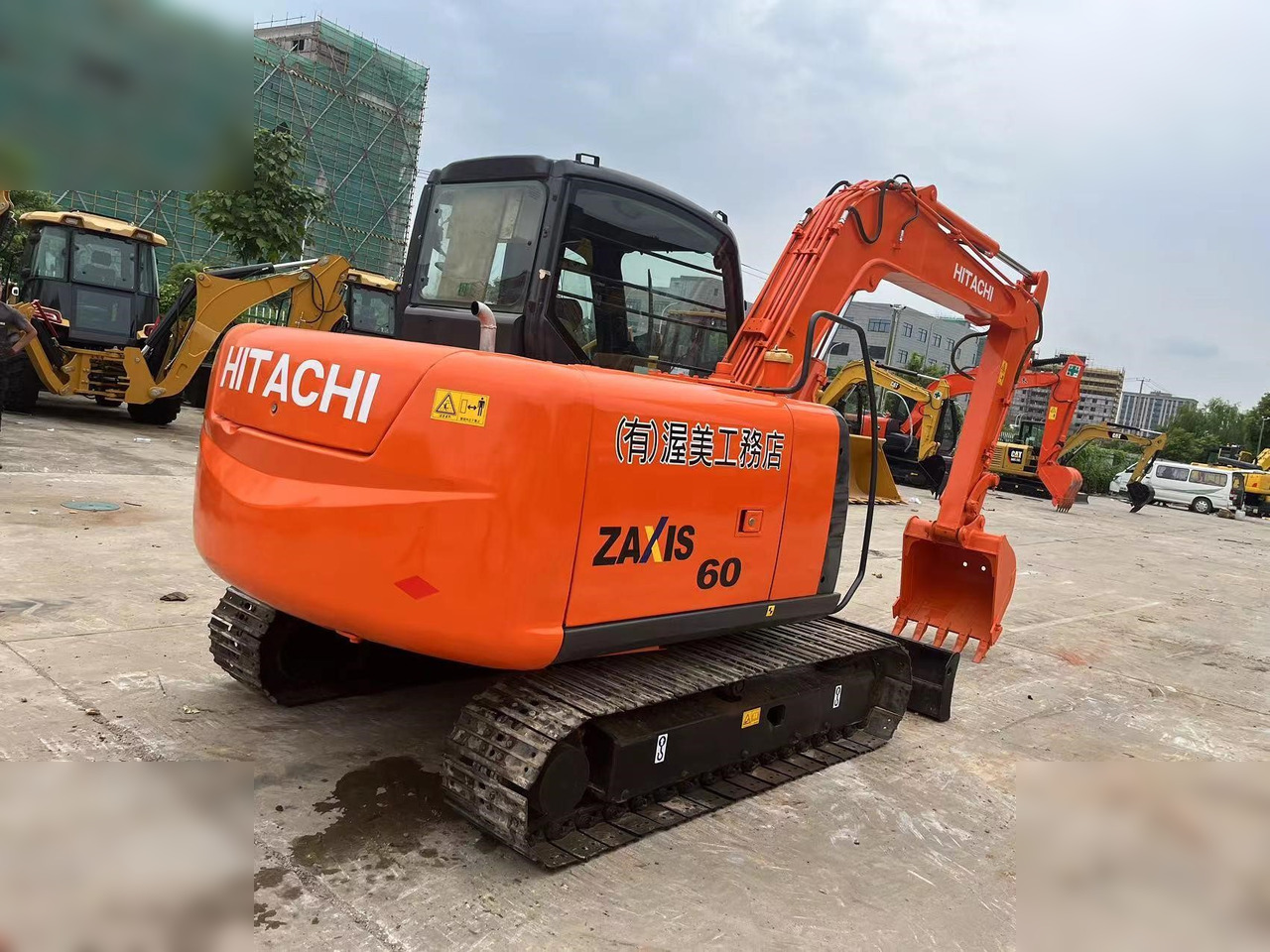 HITACHI ZX60 - Kāpurķēžu ekskavators: foto 4 HITACHI ZX60 - Kāpurķēžu ekskavators: foto 4