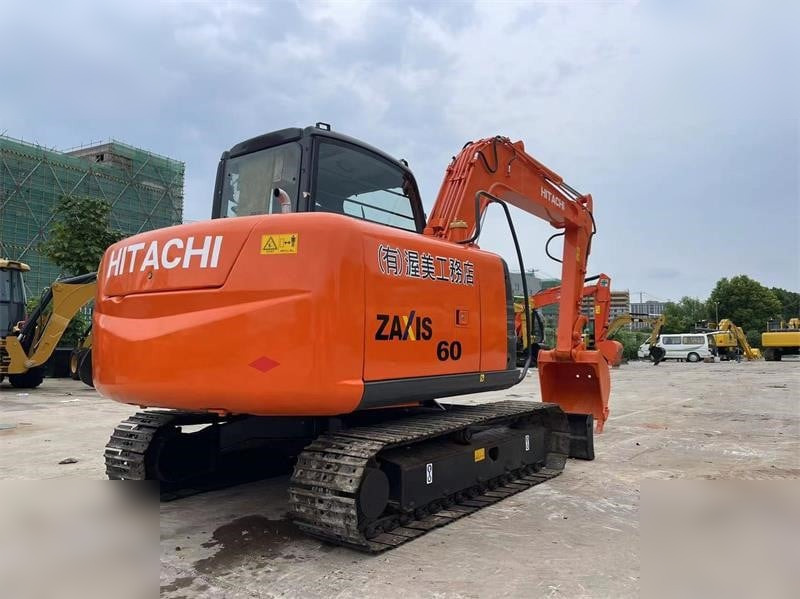 HITACHI ZX60 - Kāpurķēžu ekskavators: foto 3 HITACHI ZX60 - Kāpurķēžu ekskavators: foto 3
