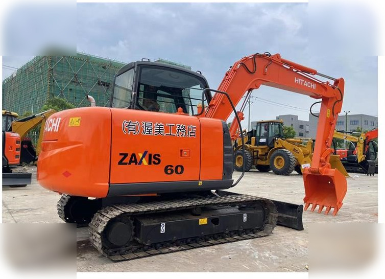 HITACHI ZX60 - Kāpurķēžu ekskavators: foto 1 HITACHI ZX60 - Kāpurķēžu ekskavators: foto 1