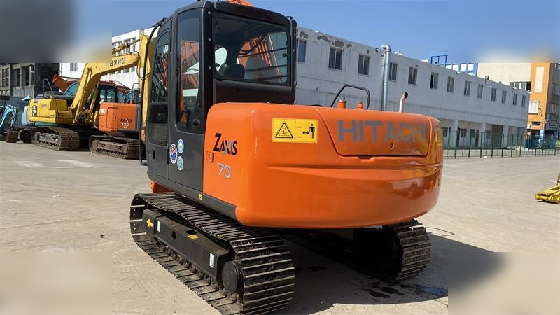 HITACHI ZX70 - Kāpurķēžu ekskavators: foto 2 HITACHI ZX70 - Kāpurķēžu ekskavators: foto 2