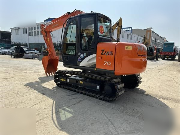 HITACHI ZX70 - Kāpurķēžu ekskavators: foto 4 HITACHI ZX70 - Kāpurķēžu ekskavators: foto 4