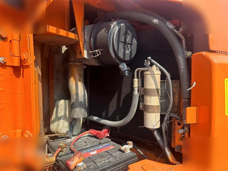 HITACHI ZX75US - Kāpurķēžu ekskavators: foto 5 HITACHI ZX75US - Kāpurķēžu ekskavators: foto 5