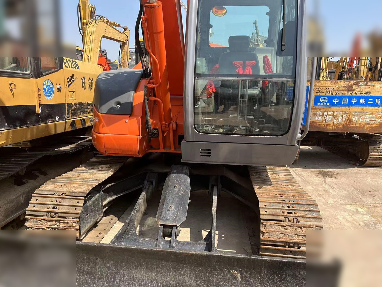 HITACHI ZX75US - Kāpurķēžu ekskavators: foto 5 HITACHI ZX75US - Kāpurķēžu ekskavators: foto 5