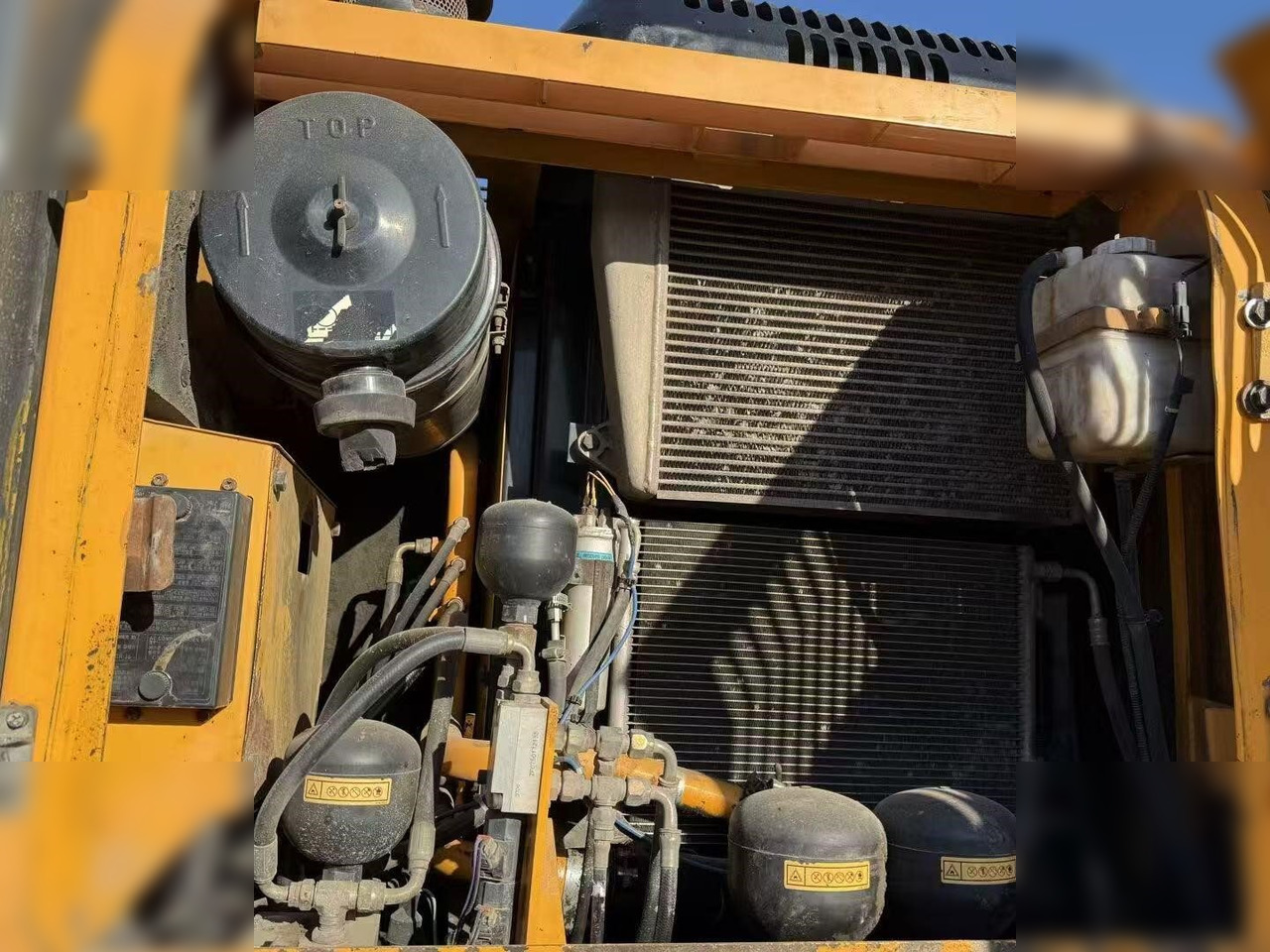 HYUNDAI ROBEX 150W-7A - Riteņu ekskavators: foto 5 HYUNDAI ROBEX 150W-7A - Riteņu ekskavators: foto 5