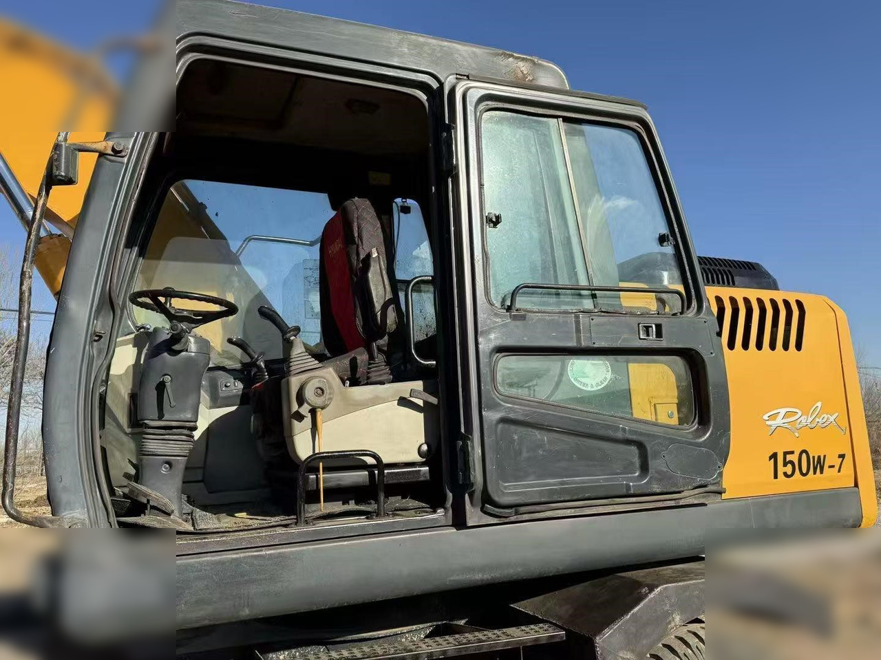 HYUNDAI ROBEX 150W-7A - Riteņu ekskavators: foto 4 HYUNDAI ROBEX 150W-7A - Riteņu ekskavators: foto 4