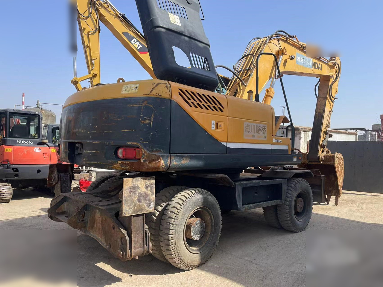 HYUNDAI ROBEX 210W-9 - Riteņu ekskavators: foto 3 HYUNDAI ROBEX 210W-9 - Riteņu ekskavators: foto 3