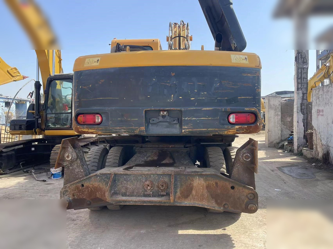 HYUNDAI ROBEX 210W-9 - Riteņu ekskavators: foto 3 HYUNDAI ROBEX 210W-9 - Riteņu ekskavators: foto 3