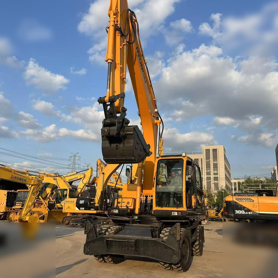 HYUNDAI ROBEX 210W-9 - Riteņu ekskavators: foto 2 HYUNDAI ROBEX 210W-9 - Riteņu ekskavators: foto 2