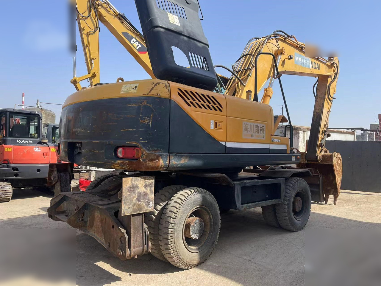 HYUNDAI ROBEX 210W-9 - Riteņu ekskavators: foto 3 HYUNDAI ROBEX 210W-9 - Riteņu ekskavators: foto 3