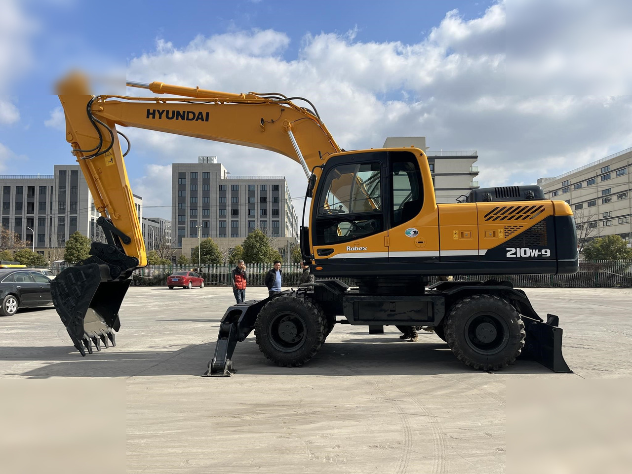 HYUNDAI ROBEX 210W-9 - Riteņu ekskavators: foto 1 HYUNDAI ROBEX 210W-9 - Riteņu ekskavators: foto 1