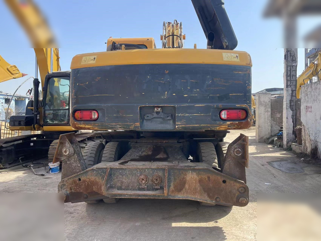 HYUNDAI ROBEX 210W-9 - Riteņu ekskavators: foto 4 HYUNDAI ROBEX 210W-9 - Riteņu ekskavators: foto 4