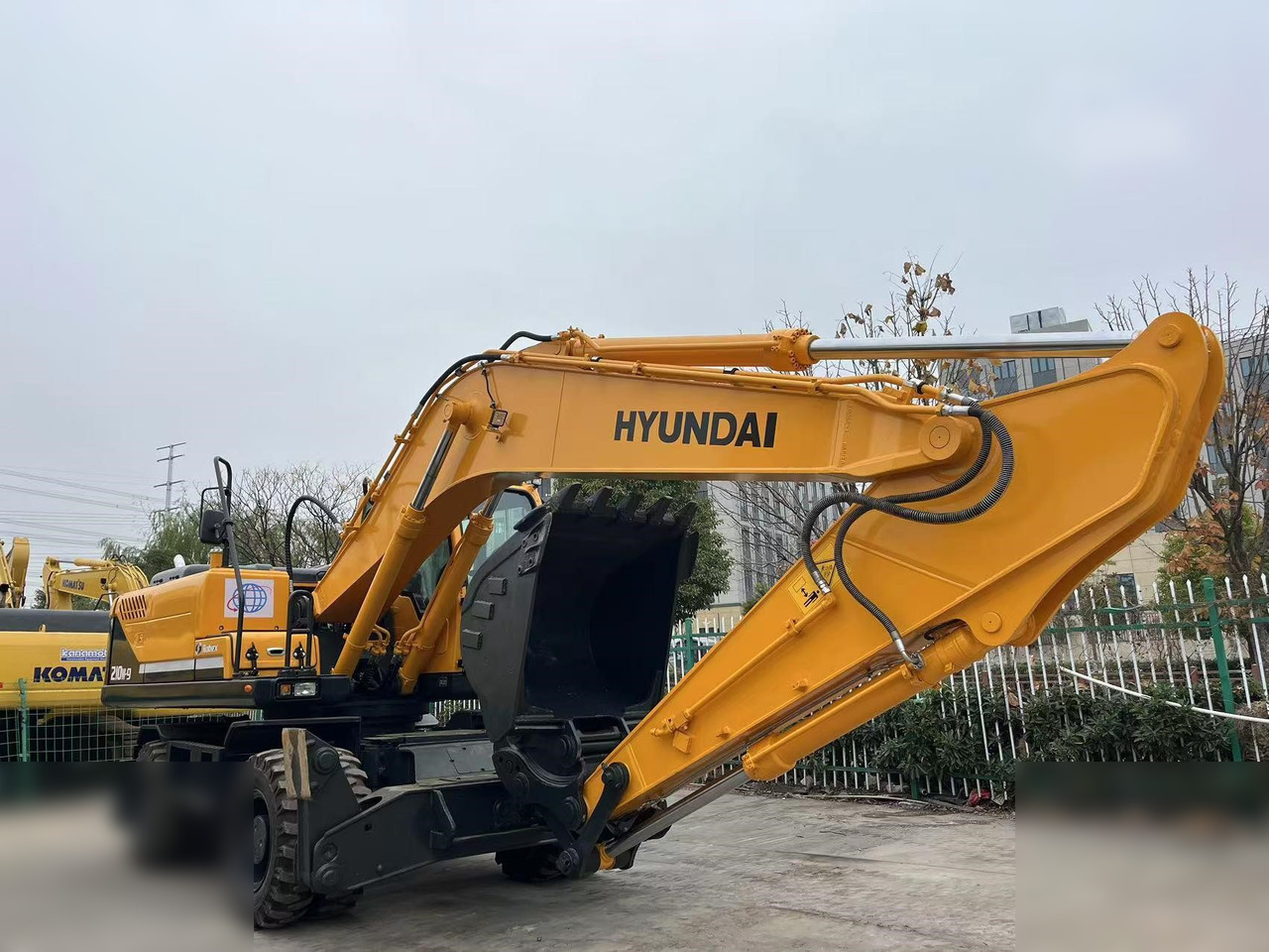 HYUNDAI ROBEX 210W-9S - Riteņu ekskavators: foto 3 HYUNDAI ROBEX 210W-9S - Riteņu ekskavators: foto 3