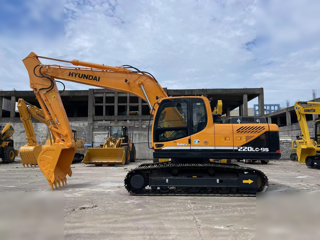 HYUNDAI ROBEX 220 LC-9S - Kāpurķēžu ekskavators: foto 2 HYUNDAI ROBEX 220 LC-9S - Kāpurķēžu ekskavators: foto 2