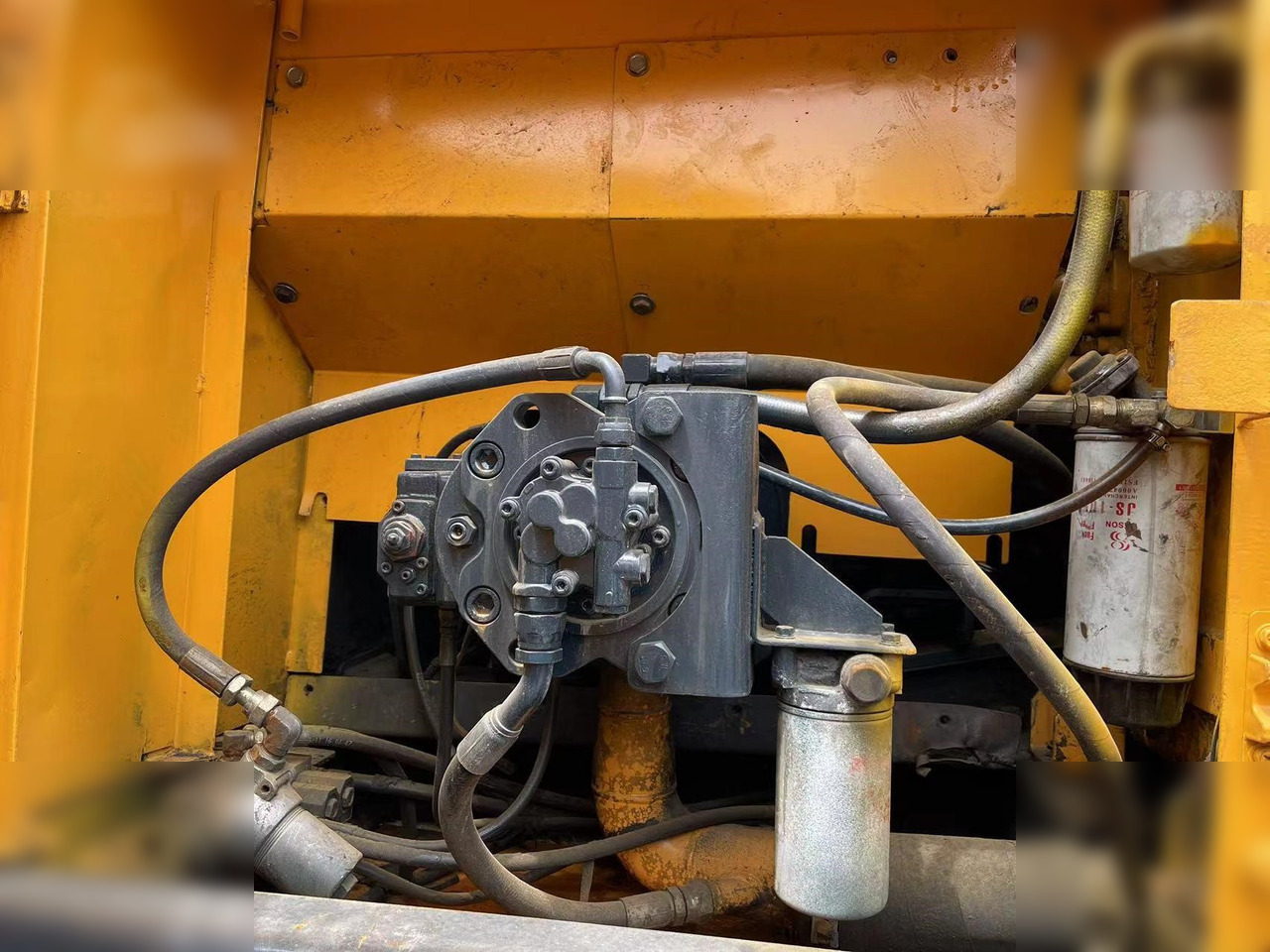 HYUNDAI ROBEX 220 LC-9S - Kāpurķēžu ekskavators: foto 4 HYUNDAI ROBEX 220 LC-9S - Kāpurķēžu ekskavators: foto 4