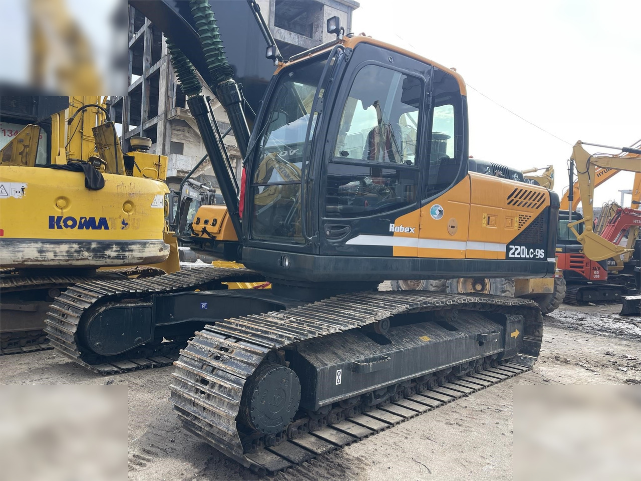 Kāpurķēžu ekskavators HYUNDAI ROBEX 220 LC-9S: foto 8