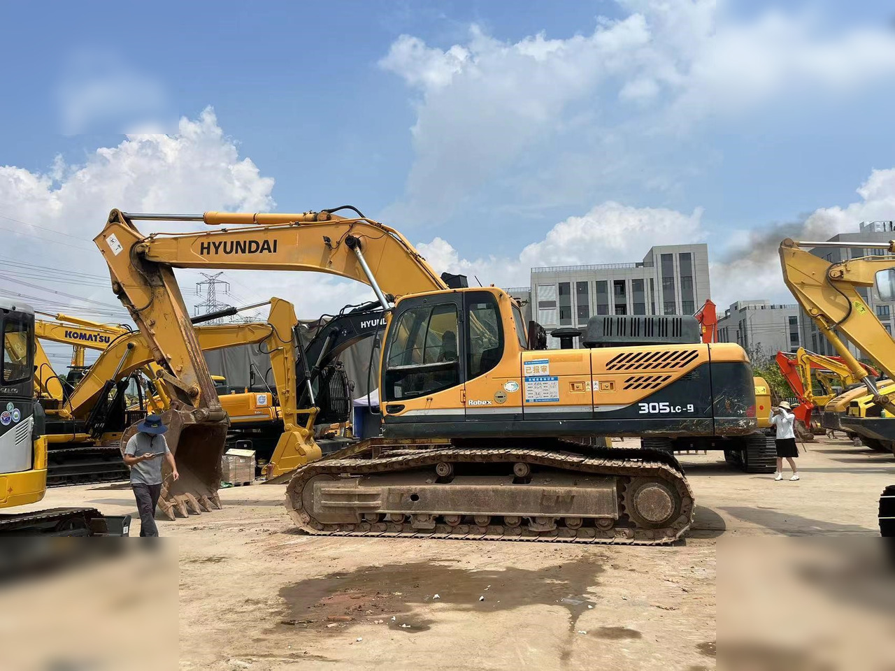 HYUNDAI ROBEX 305 LC-9S - Kāpurķēžu ekskavators: foto 1 HYUNDAI ROBEX 305 LC-9S - Kāpurķēžu ekskavators: foto 1